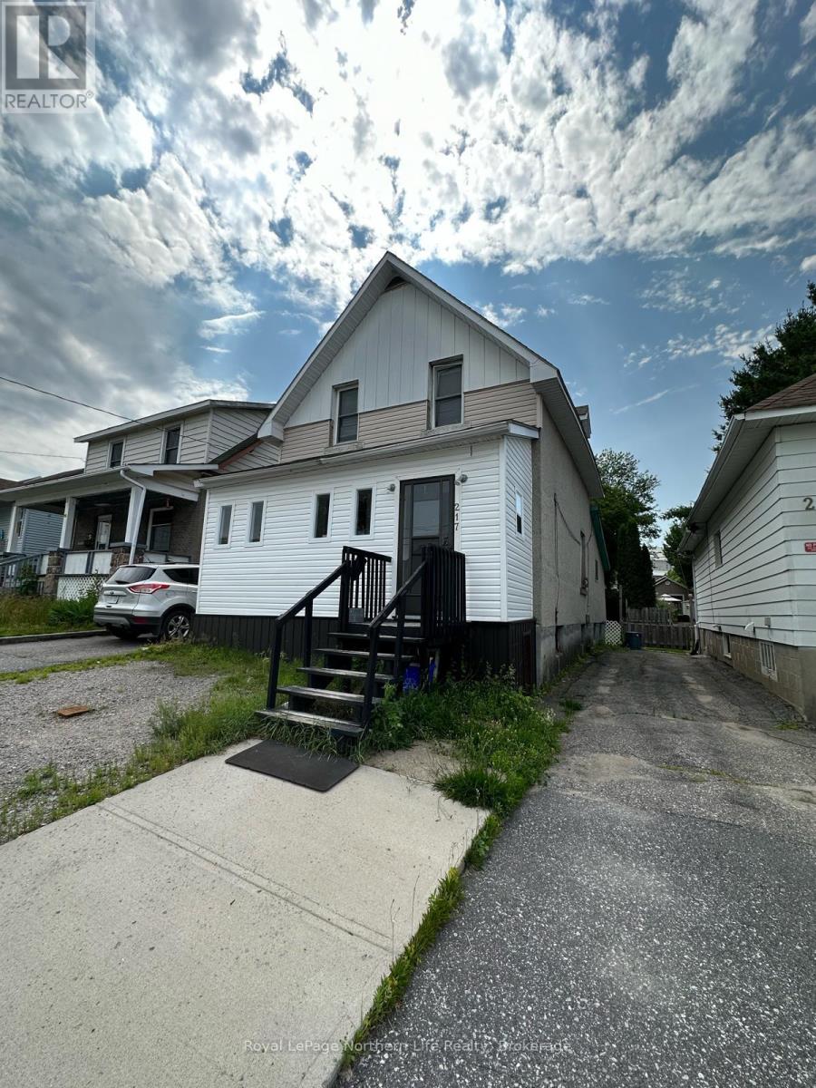 217 Princess St E, North Bay, ON P1B 1R1