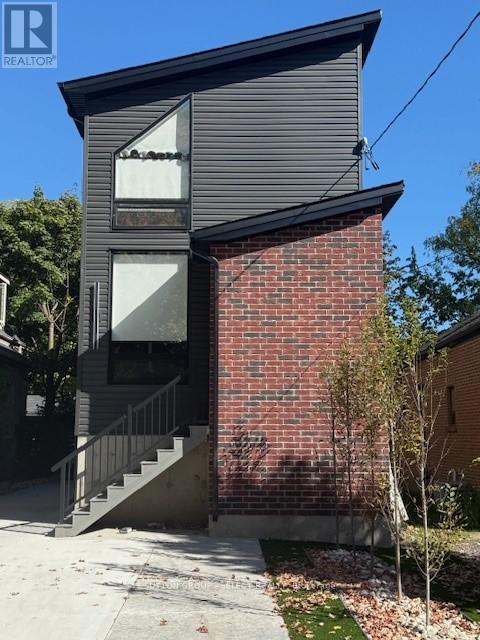 180 Thompson Rd, London, ON N5Z 2Y8