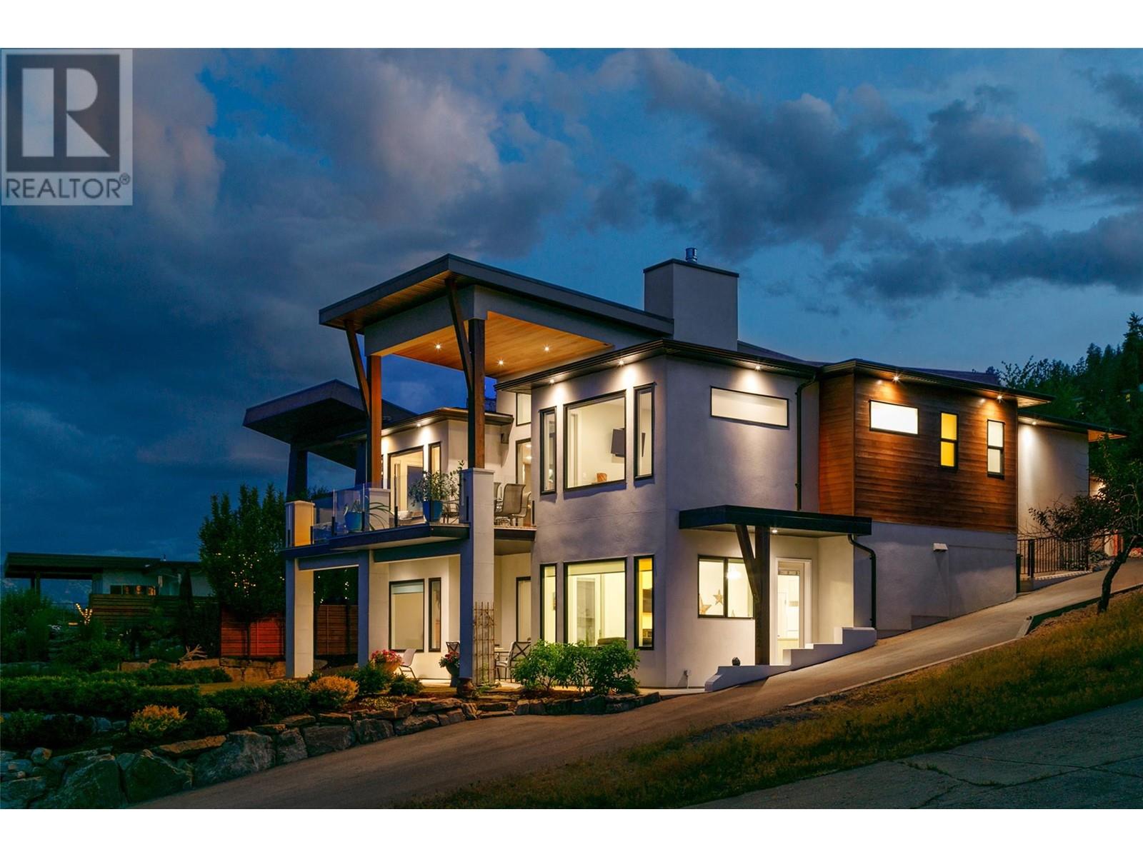 2822 Ourtoland Rd, West Kelowna, BC V1Z 2H5