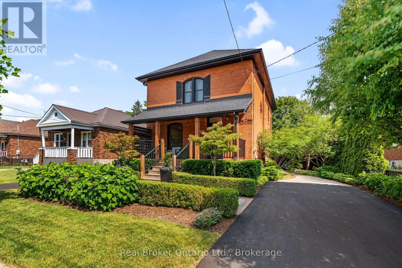 20 Alice St, Brantford, ON N3R 1Y2