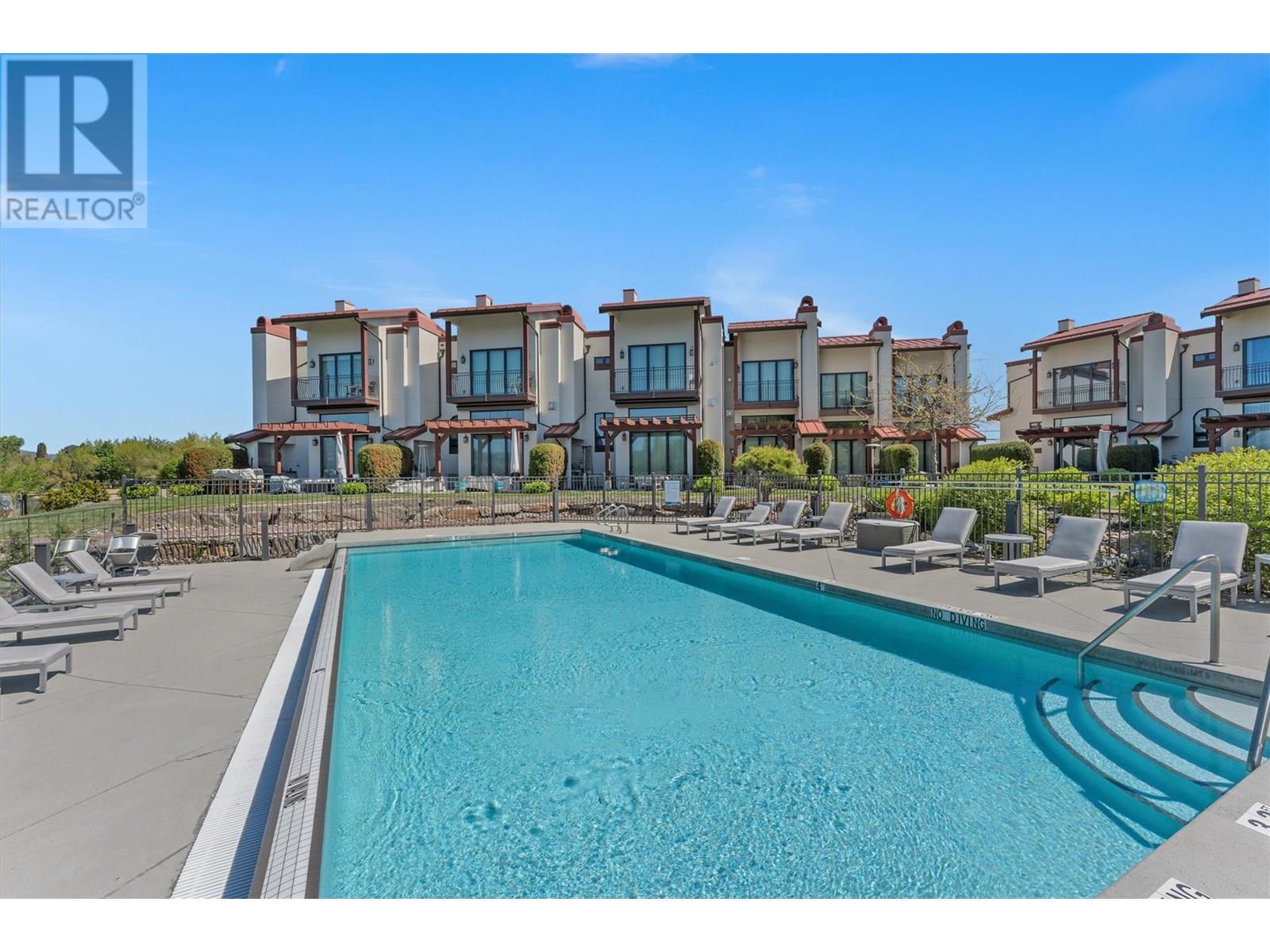 3756 Lakeshore Road Unit 18, Kelowna, BC V1W 3L4