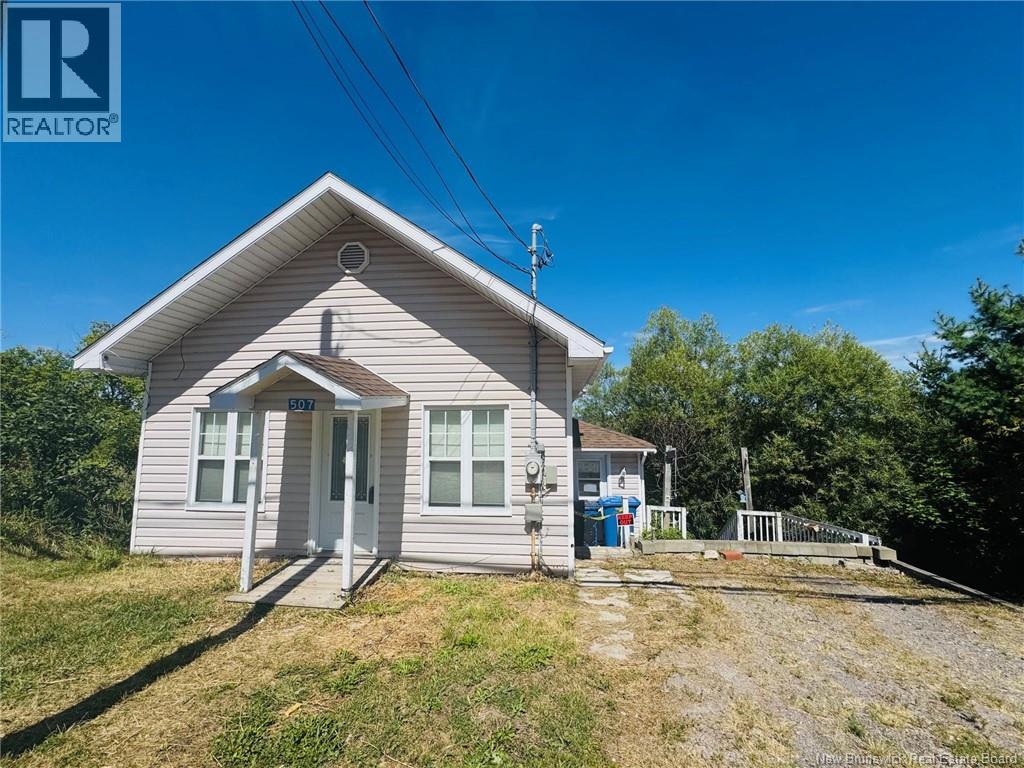 507 Victoria St, Dalhousie, NB E8C 2V5