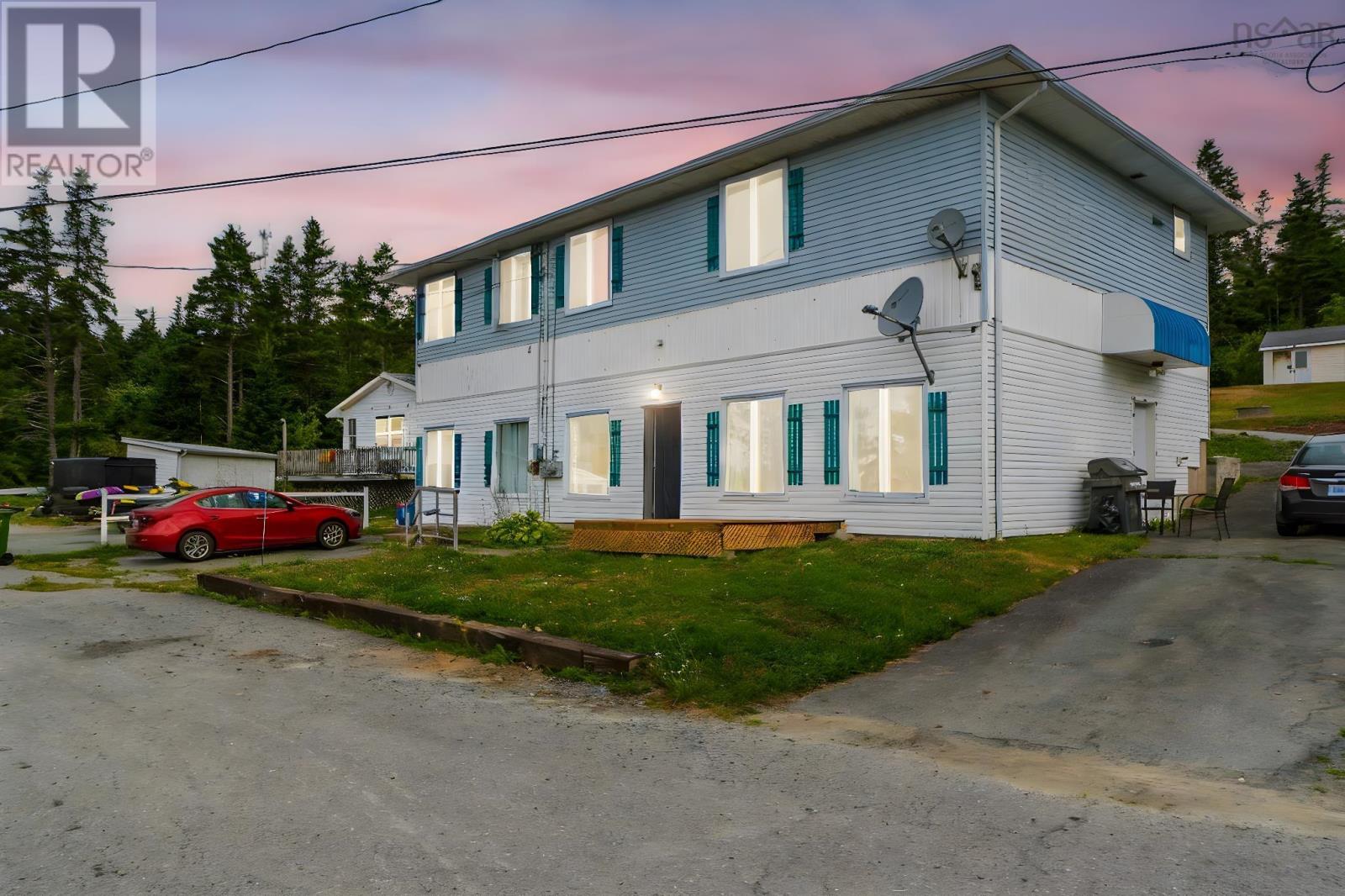 9 Harbourview Inn Loop, Salmon River Bridge, NS B0J 1P0
