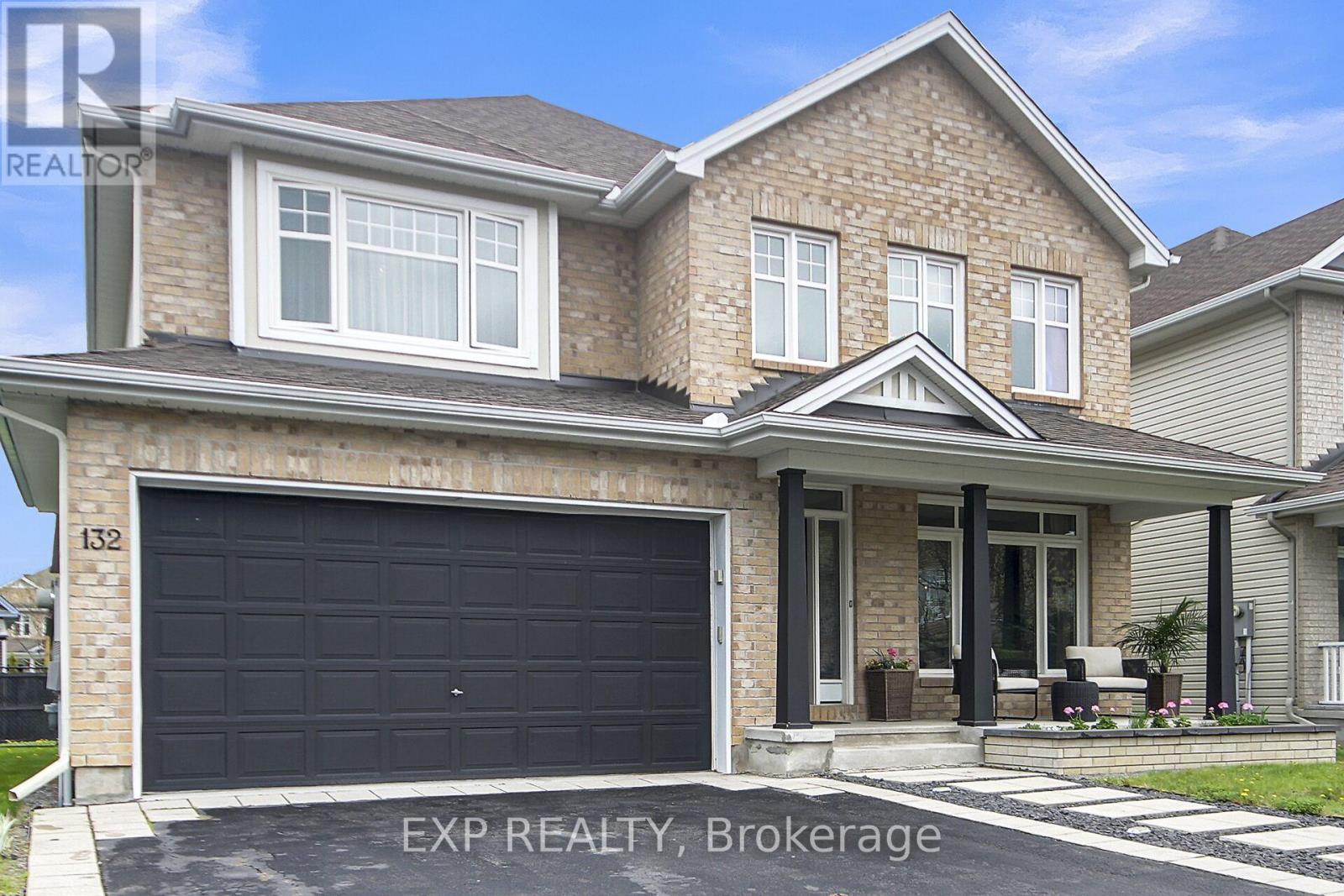 132 Gracewood Cres, Ottawa, ON K1T 0E3