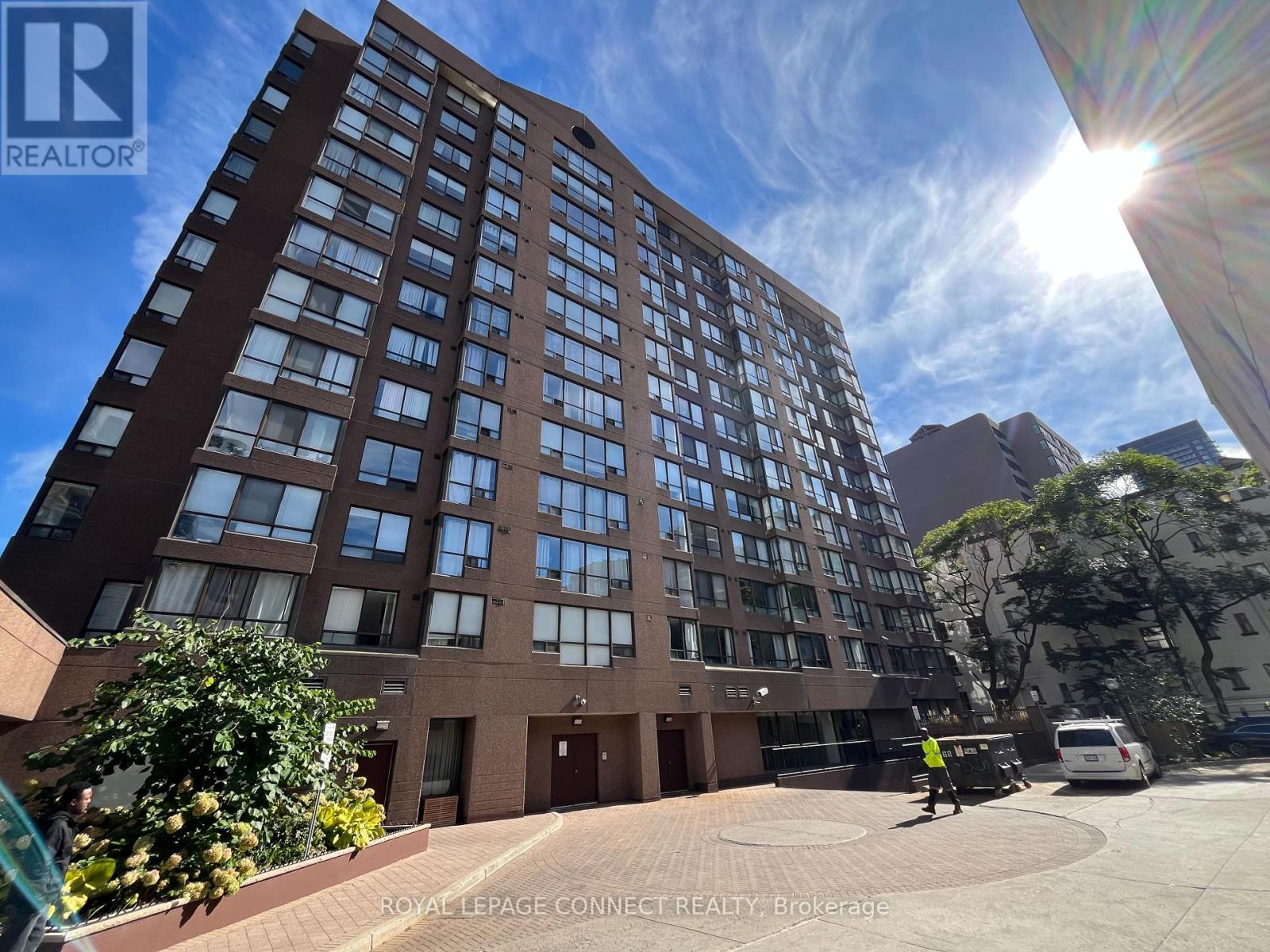 601 117 Gerrard St, Toronto, ON M5B 2L4