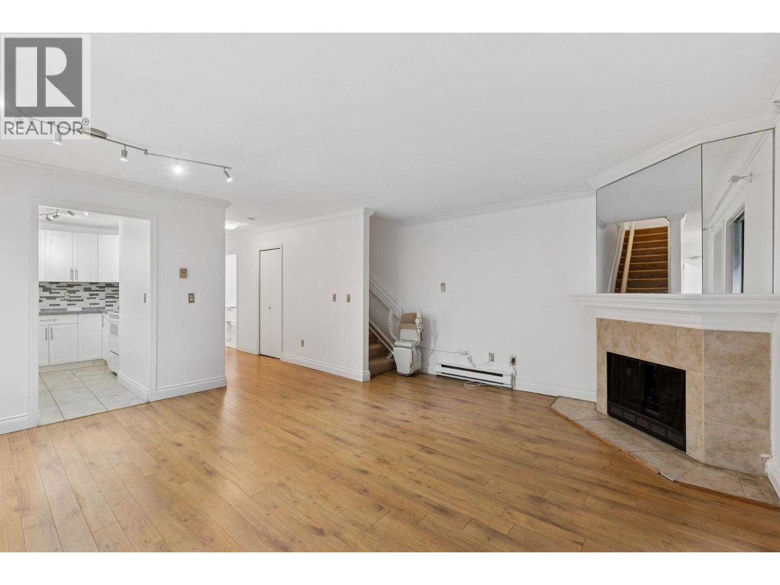 8820 Westminster Highway Unit 14, Richmond, BC V6X 1A8