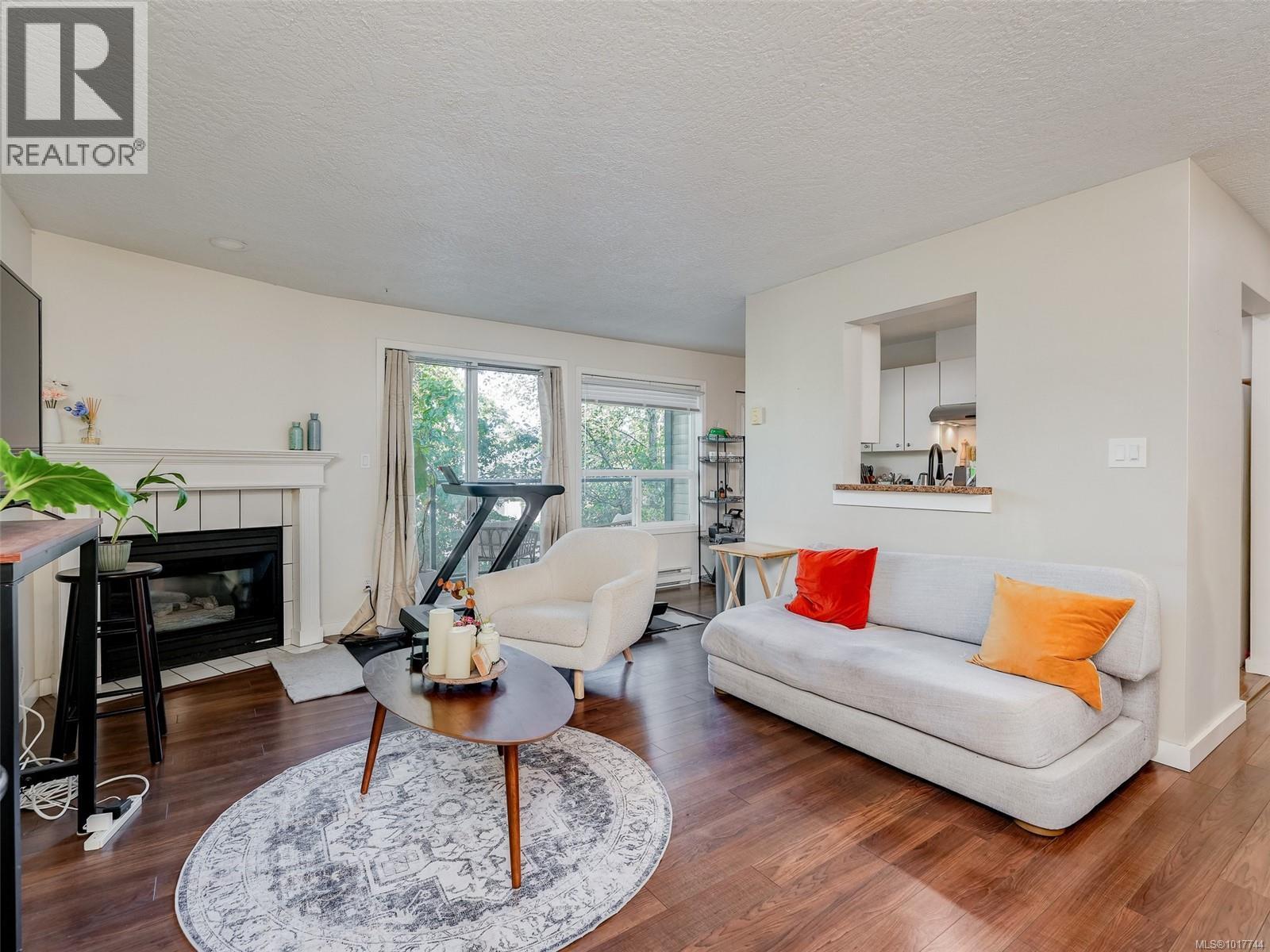 899 Darwin Ave Unit 308 Ave, Saanich, BC V8X 2X7