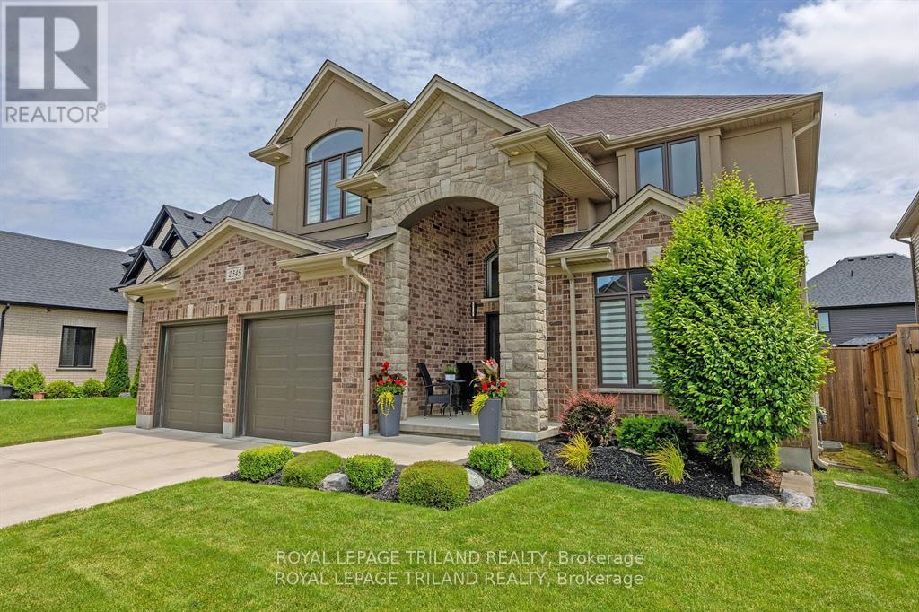 2349 Dauncey Cres, London, ON N5X 3Z1