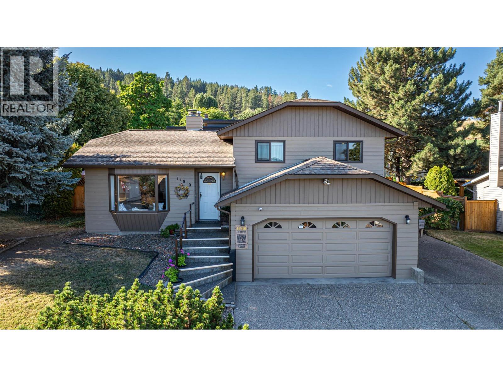 11810 Lochhaven Dr, Coldstream, BC V1B 2H1