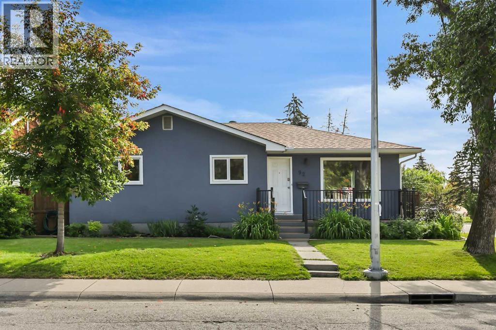 92 Governor Dr SW, Calgary, AB T3E 4Y9