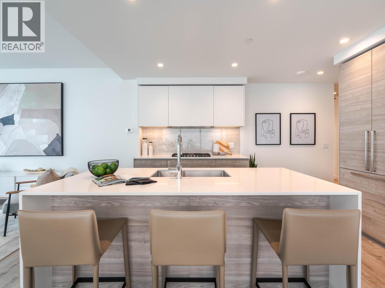 680 Quayside Drive Unit 3004, New Westminster, BC V3M 0P2
