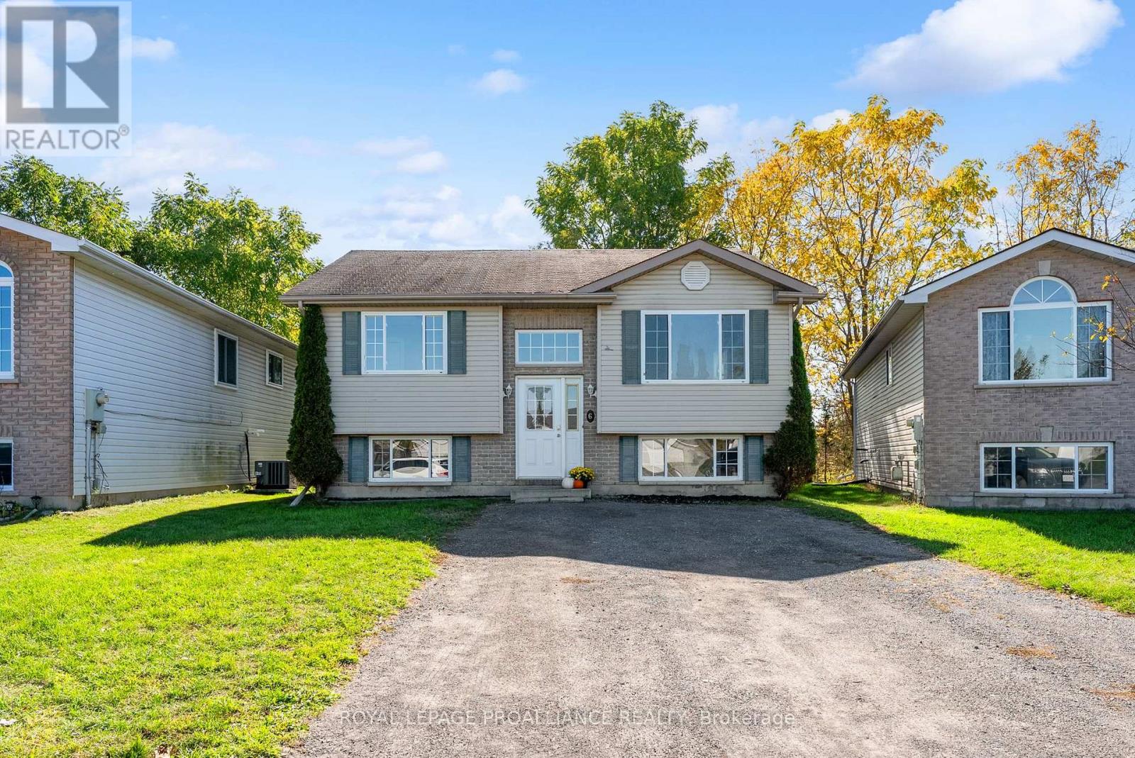 6 Lake Ct, Belleville, ON K8P 5M8