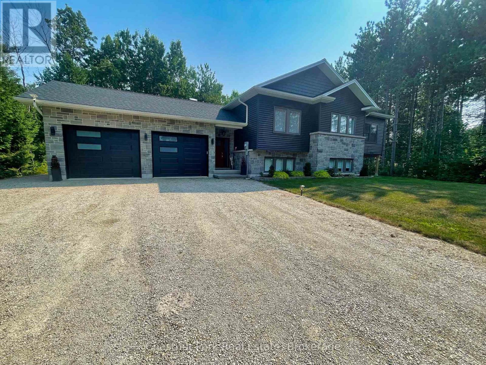 18 Telford St, South Bruce Peninsula, ON N0H 2T0