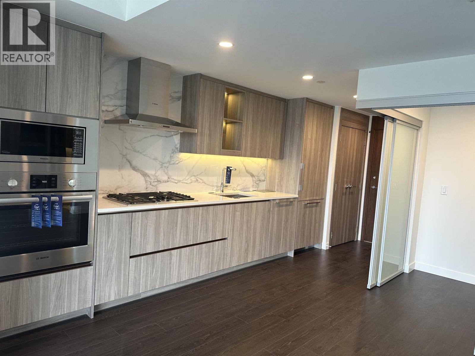 4890 Lougheed Highway Unit 3008, Burnaby, BC V5C 0N2