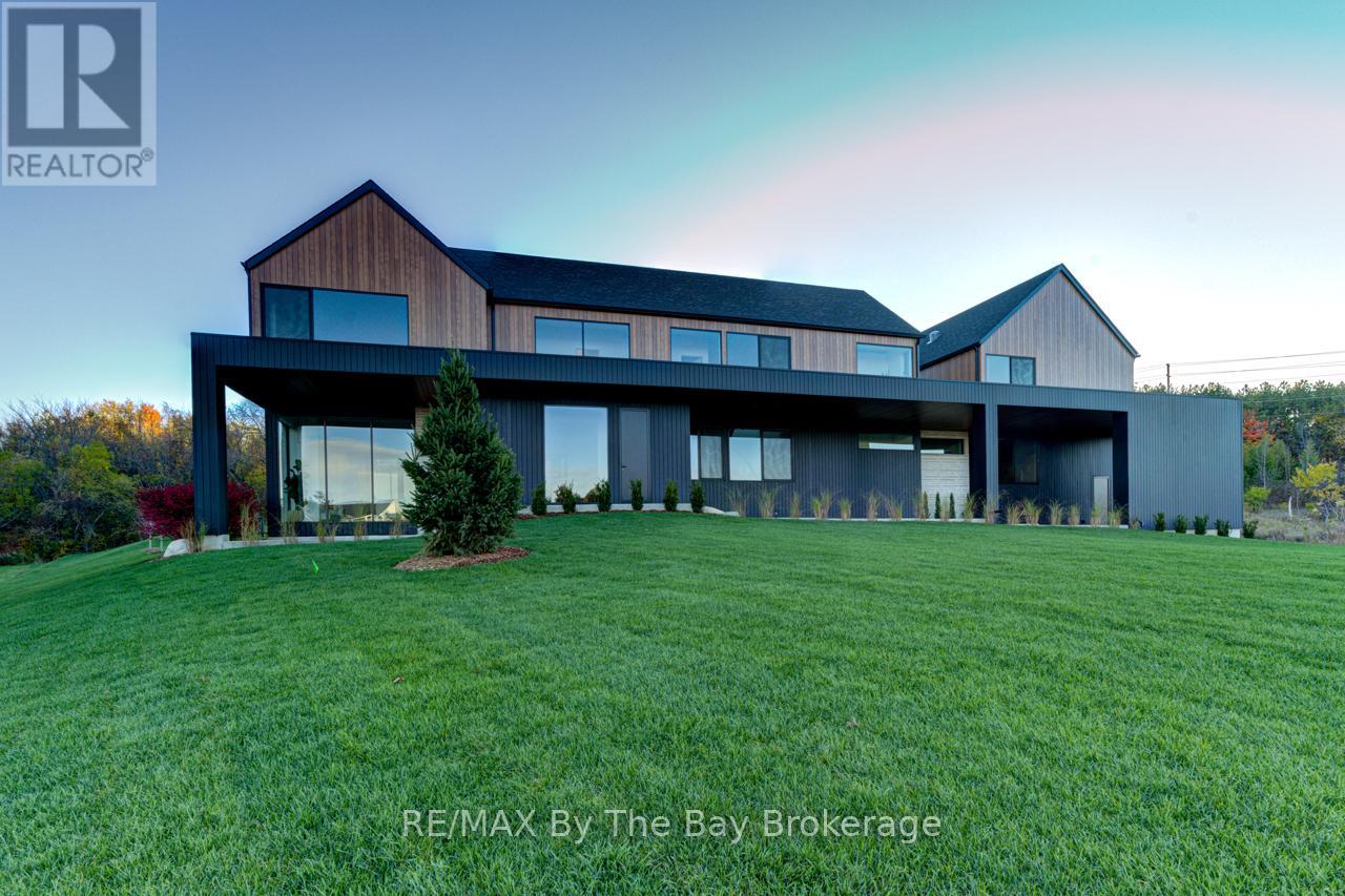 18 Raintree Ct, Clearview, ON L9Y 0K2