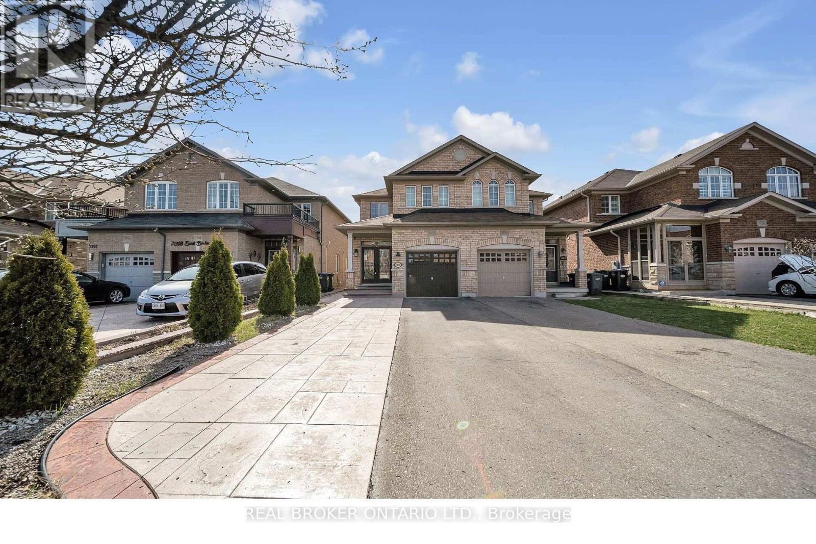 7402 Saint Barbara Blvd, Mississauga, ON L5W 0C3