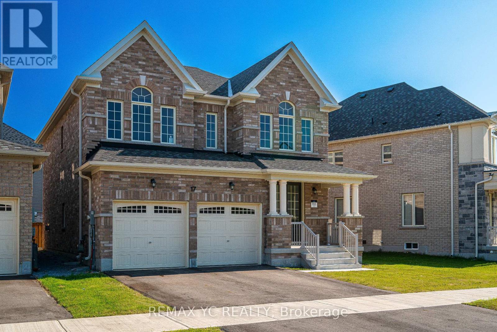 17 Hitching Post Ln, Georgina Keswick South, ON L4P 0H9