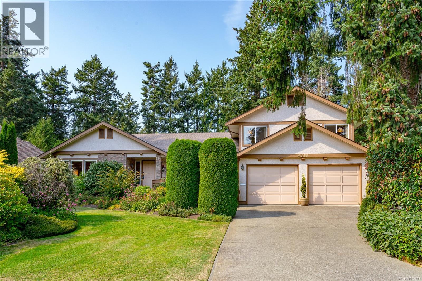 4450 Autumnwood Ln, Saanich, BC V8X 4V8