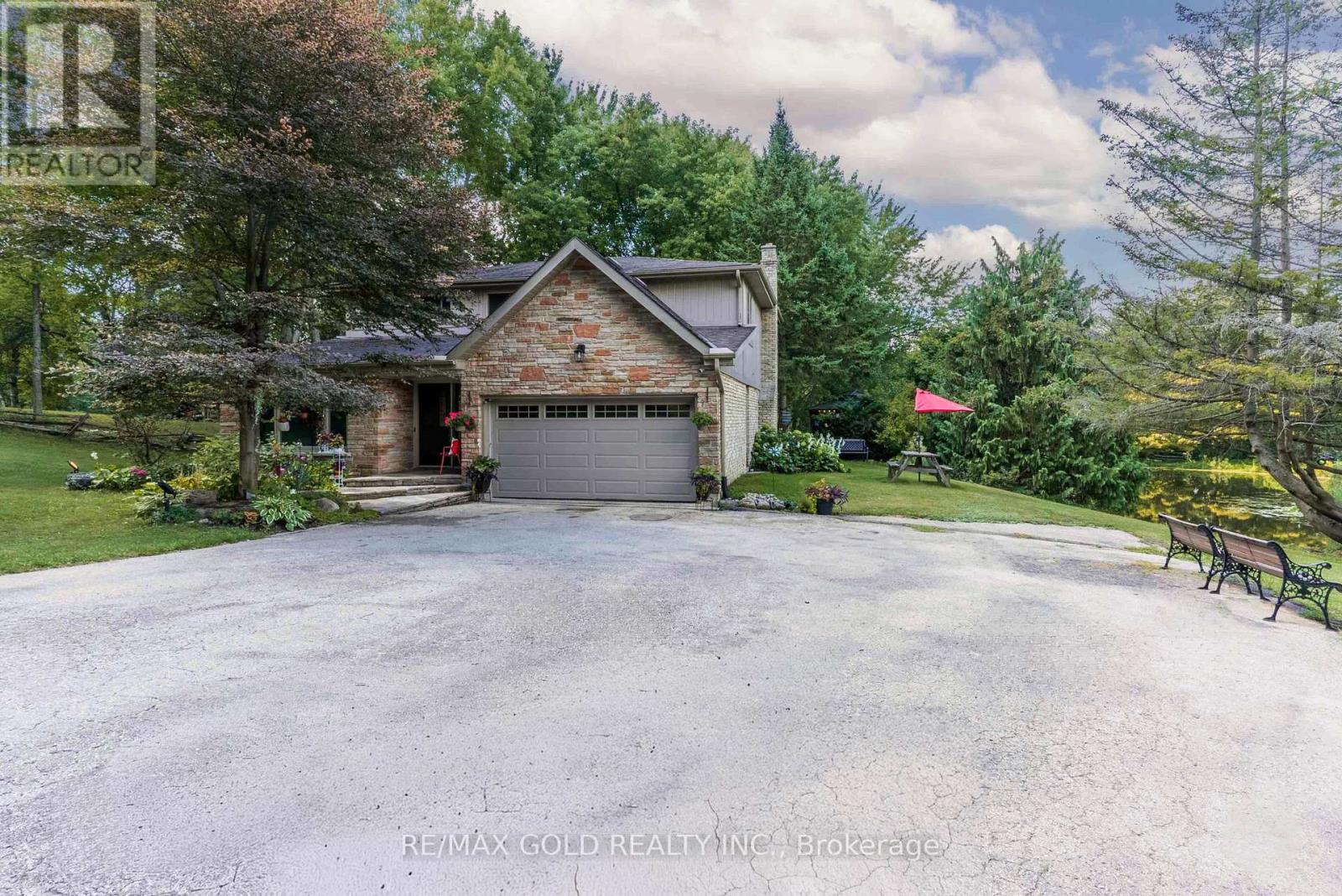 52 Palmer Cir, Caledon, ON L7E 0A5
