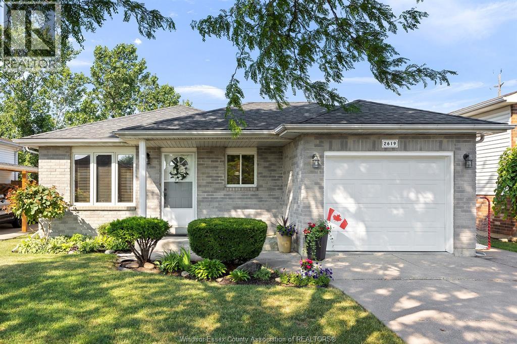 2619 Gem Ave, Windsor, ON N8W 5N5