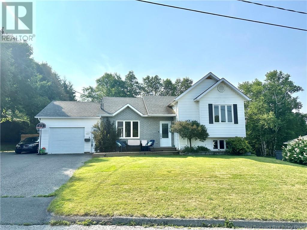 45 Mgr Dionne Ave, Edmundston, NB E3V 4B2