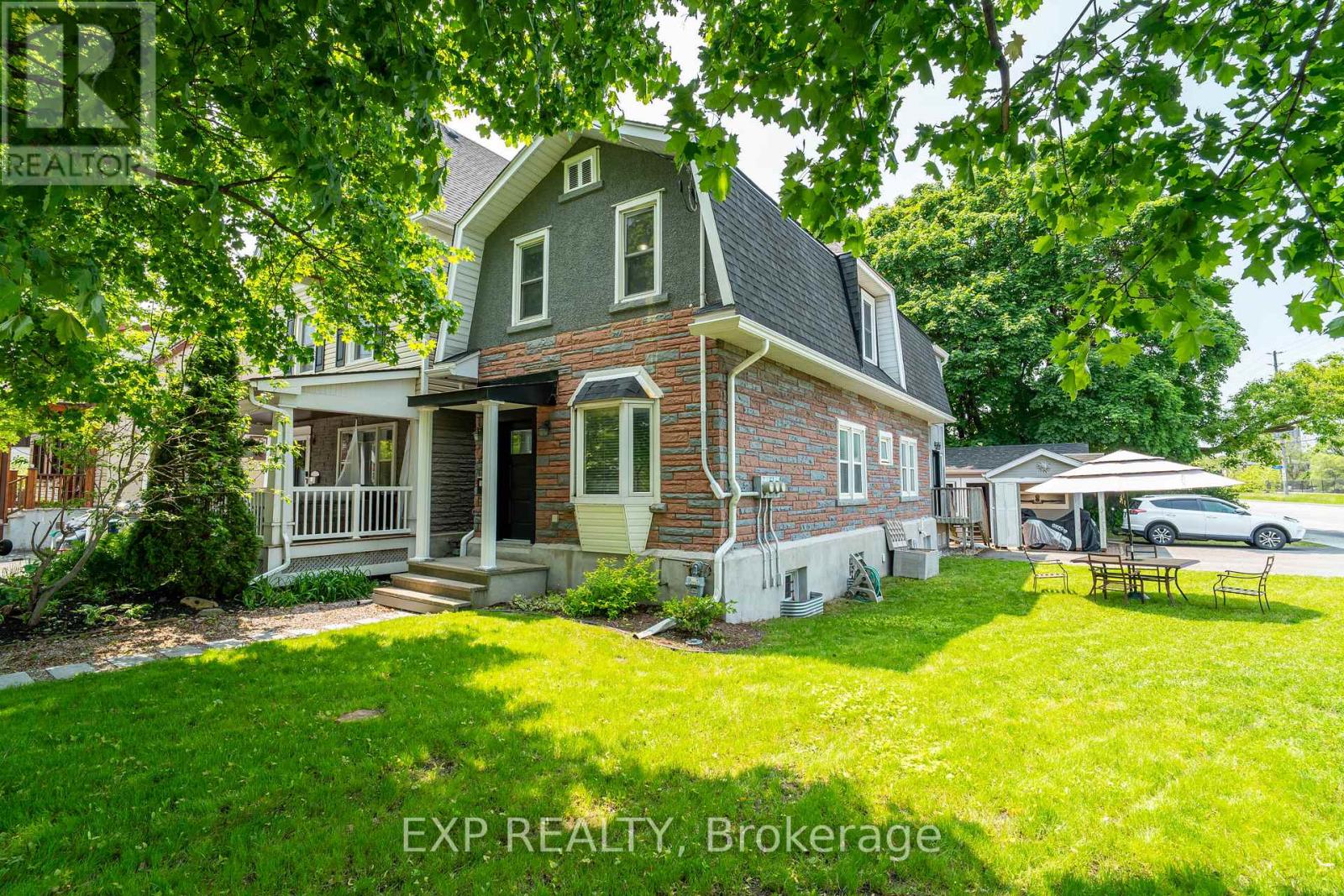 12 Ross Ave, Ottawa, ON K1Y 0N3