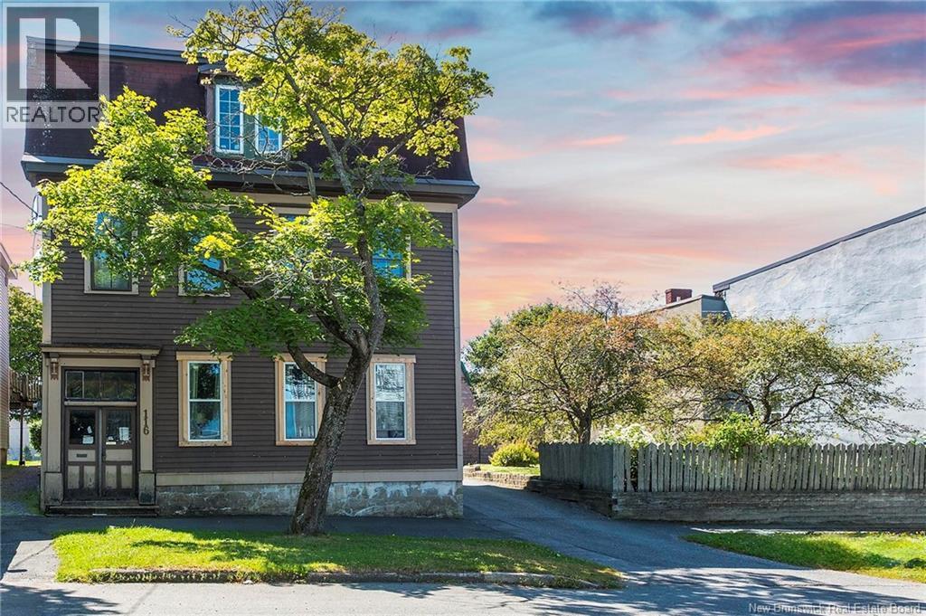 116 Broad St, Saint John, NB E2L 1Y6