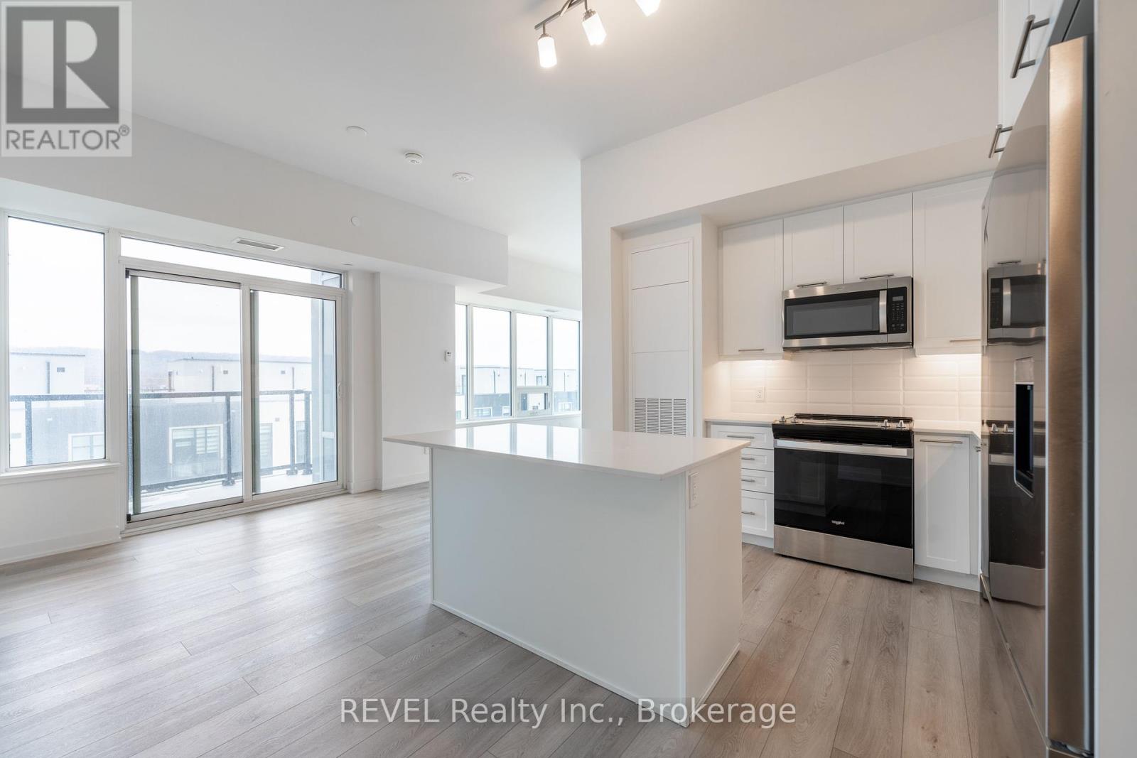 402 385 Winston Rd, Grimsby Grimsby Beach, ON L3M 4E8