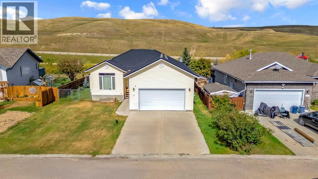 20 Cambridge Dr, Carbon, AB T0M 0L0