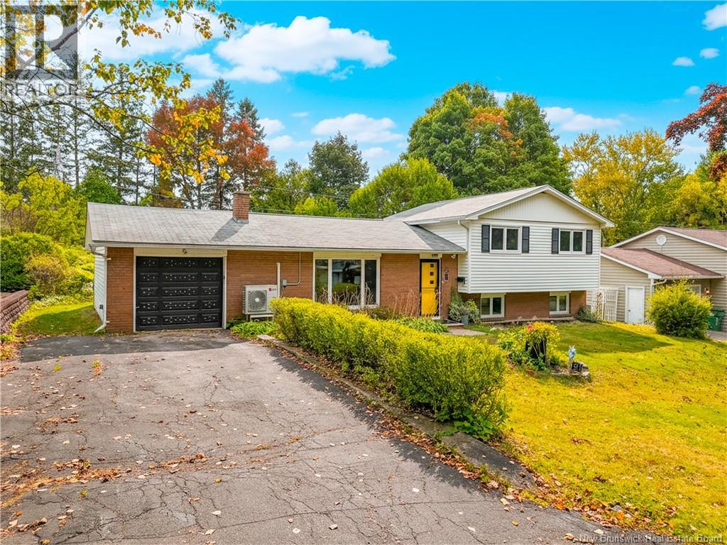 31 Cameron Ct, Fredericton, NB E3B 2R9