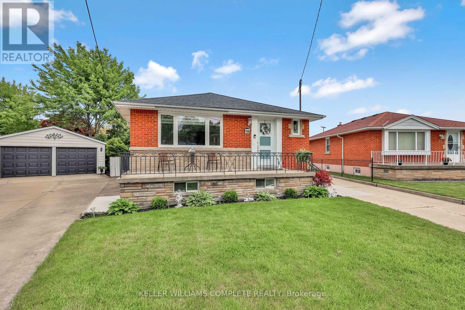 79 Castlefield Dr, Hamilton, ON L8T 3R1