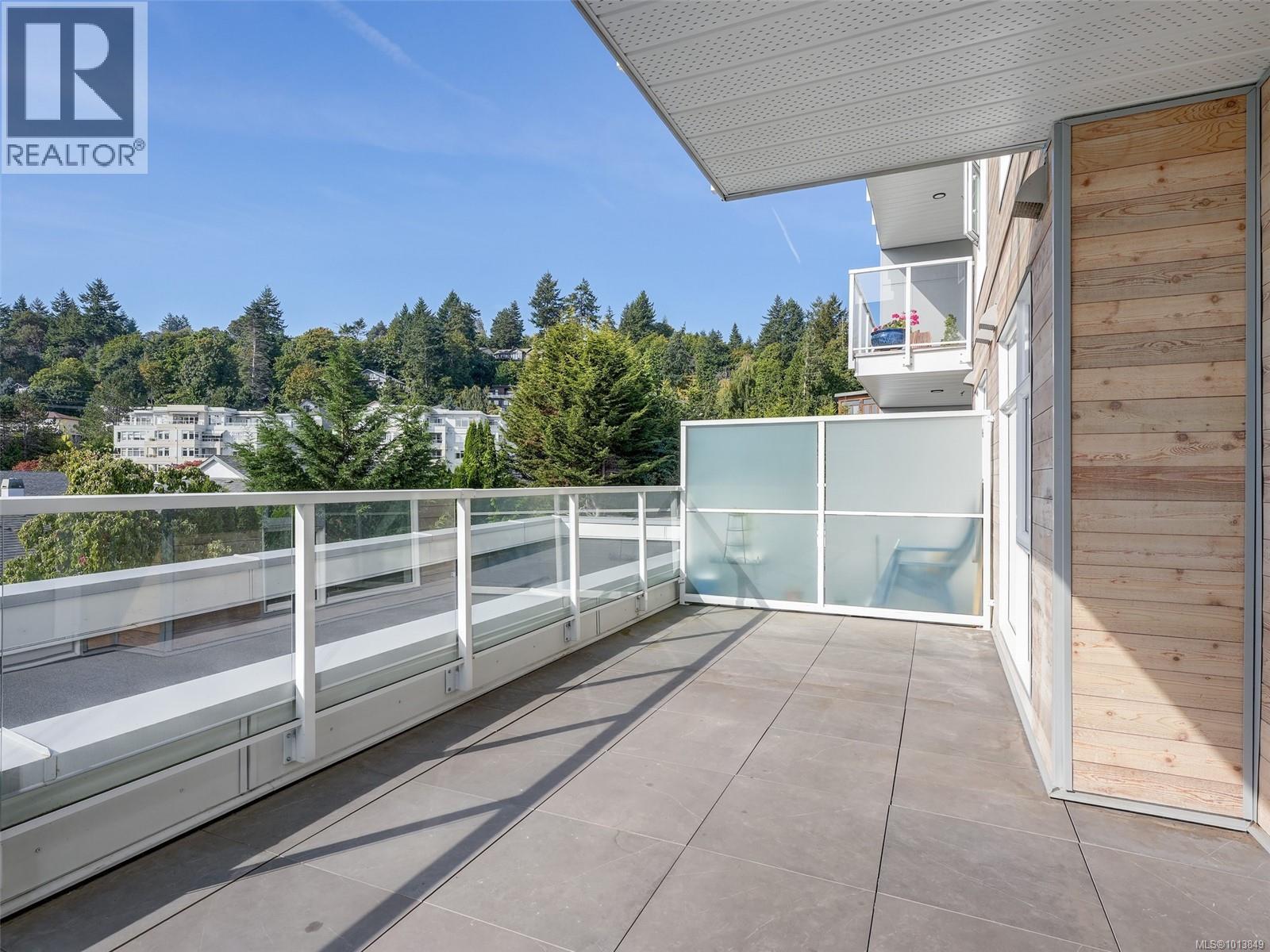 5120 Cordova Bay Rd Unit 212 Rd, Saanich, BC V8Y 2K5