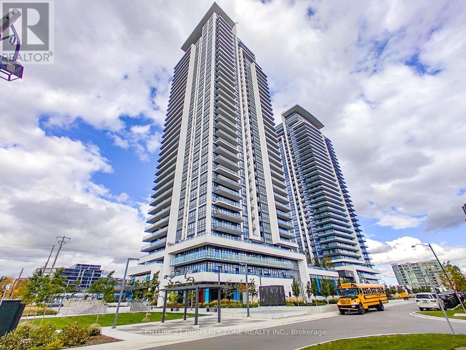 601 38 Gandhi Ln, Markham, ON L3T 0G9
