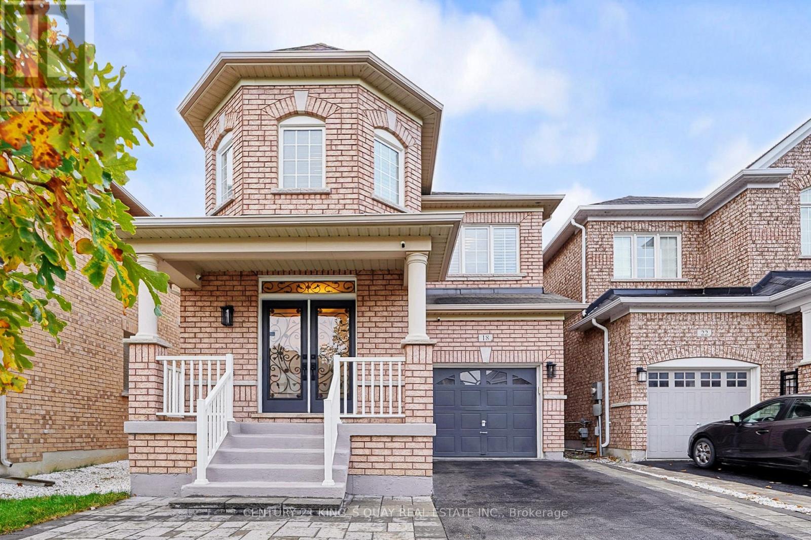 18 Edgehill Ave, Whitchurch-Stouffville, ON L4A 0V4