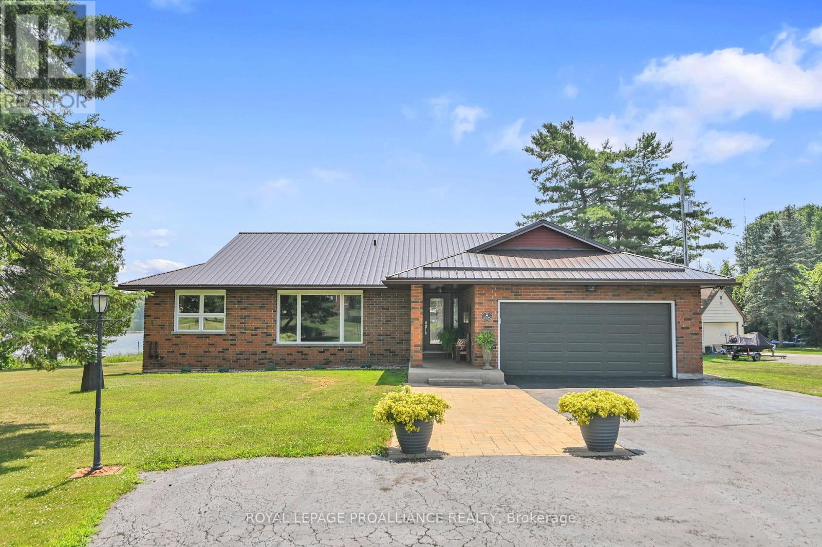 2225 County Rd 2 Rd, Edwardsburgh/Cardinal, ON K0E 1T1