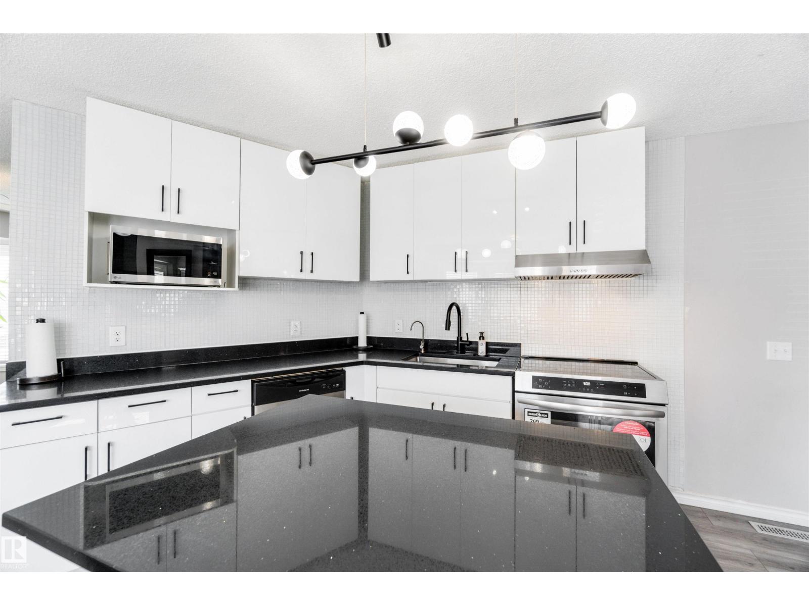 157 Av Nw Unit 8304, Edmonton, AB T5Z 2P8