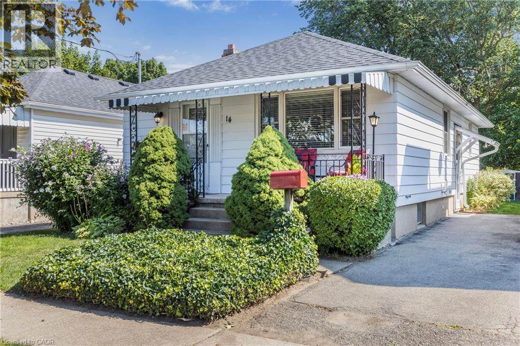 14 Chelsea St, St. Catharines, ON L2P 3B8