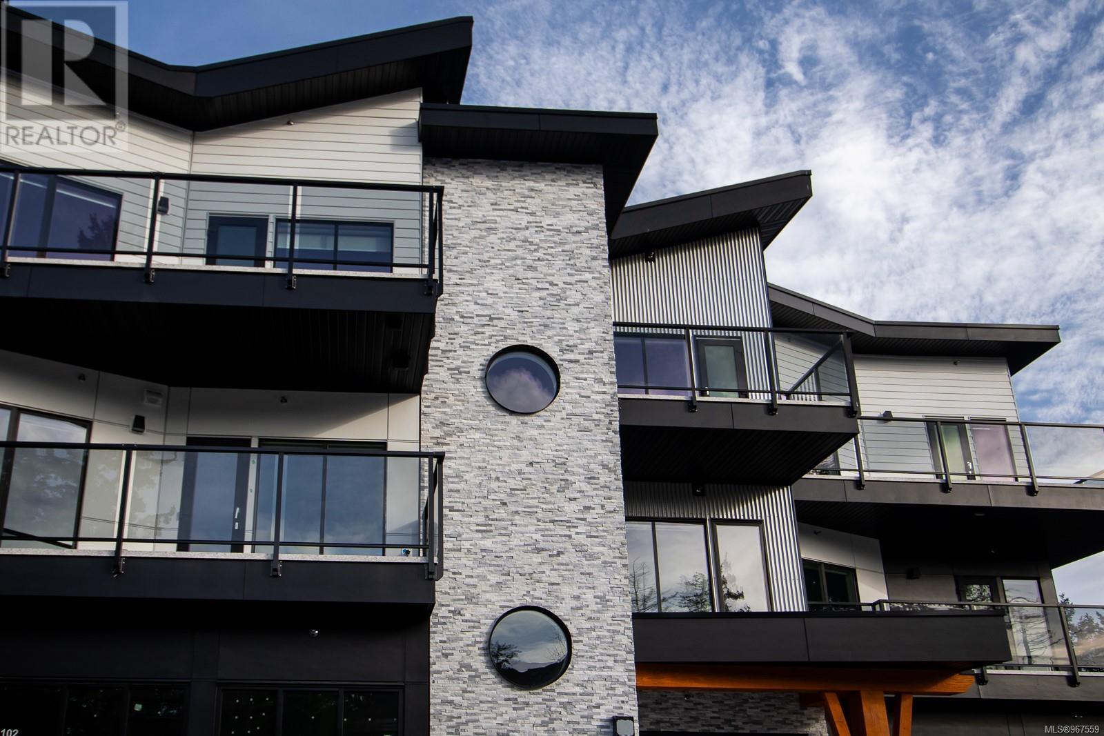 4474 Wellington Rd Unit 301 Rd #301, Nanaimo, BC V9T 2H3