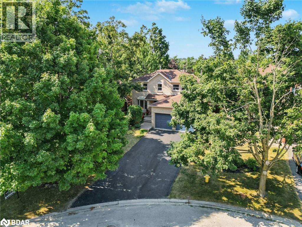 6 Milne Ct, Barrie, ON L4N 7J1