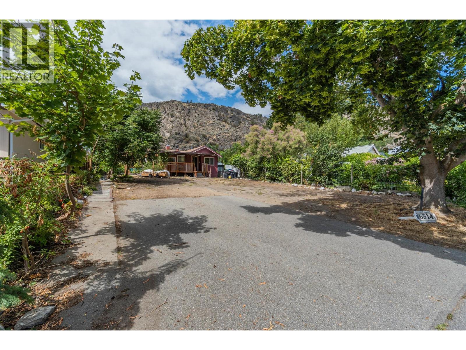 6514 Hollow St, Oliver, BC V0H 1T0