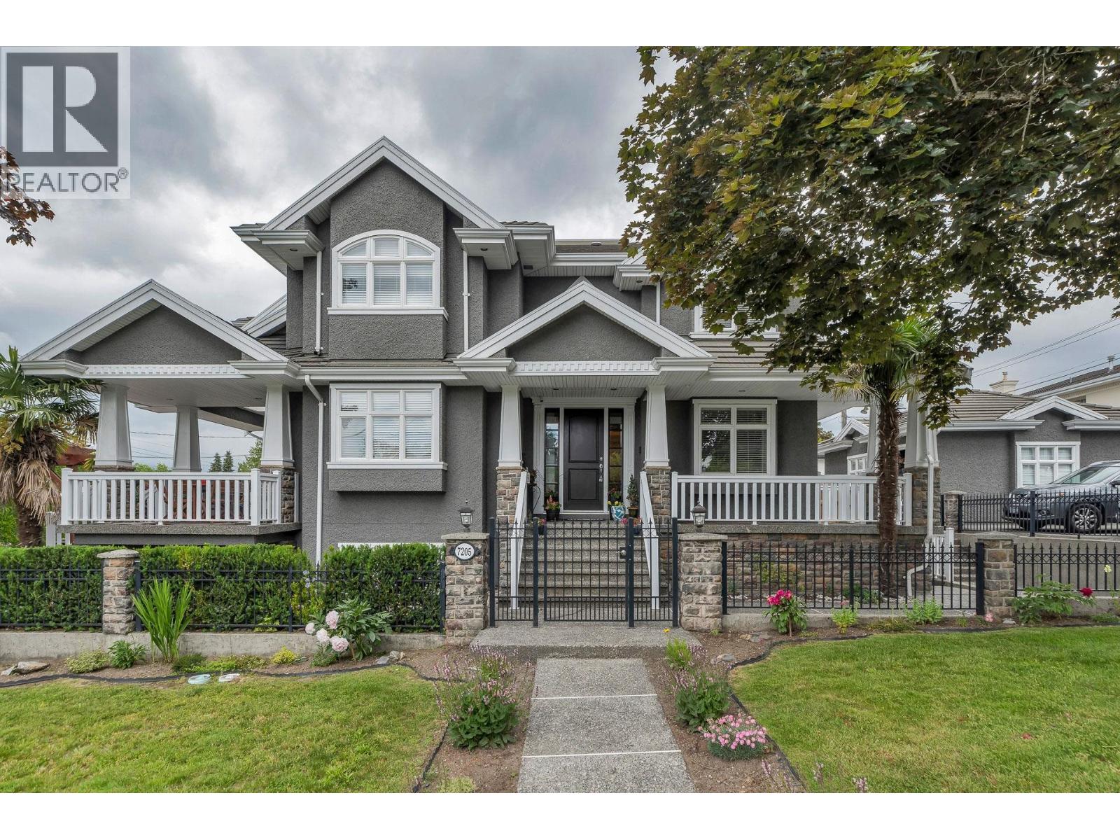 7205 Union St, Burnaby, BC V5A 1J1