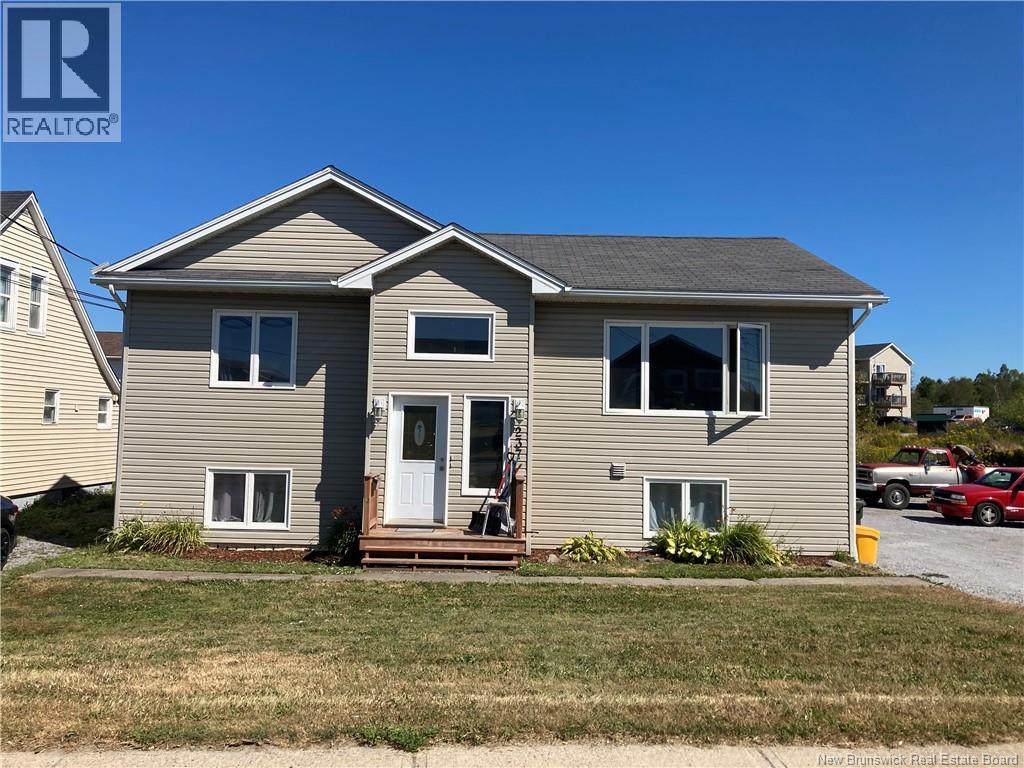 237 Loch Lomond Rd, Saint John, NB E2J 1Y6
