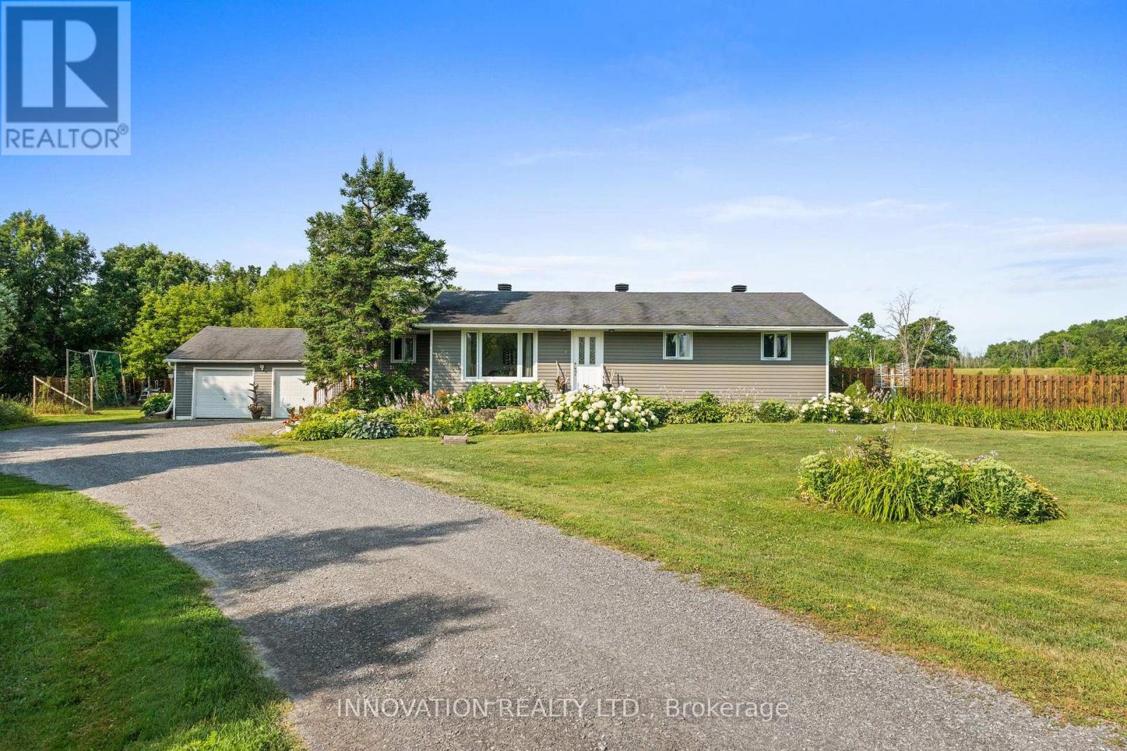 4001 Dunrobin Rd, Ottawa, ON K0A 3M0