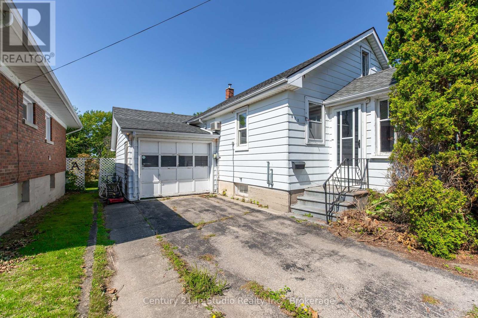 902 Huron Ter, Kincardine, ON N2Z 2Y1