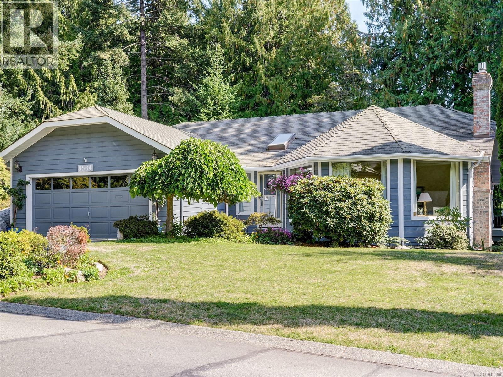 8564 Kingcome Cres, North Saanich, BC V8L 5B6