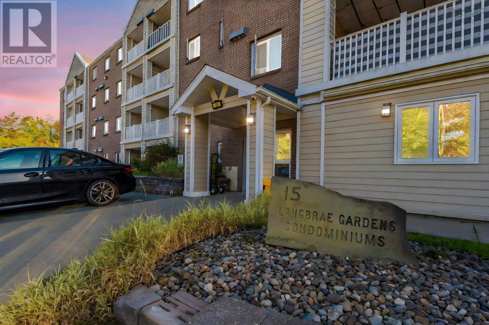 15 Langbrae Drive Unit 404, Halifax, NS B3M 3W5