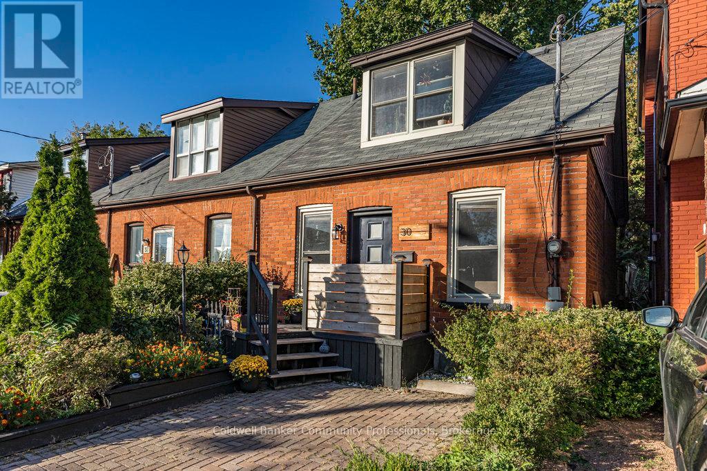 30 Sunset Ave, Hamilton, ON L8R 1V6