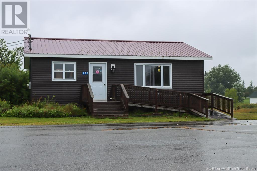 123 Brunswick St, St George, NB E5C 1A9