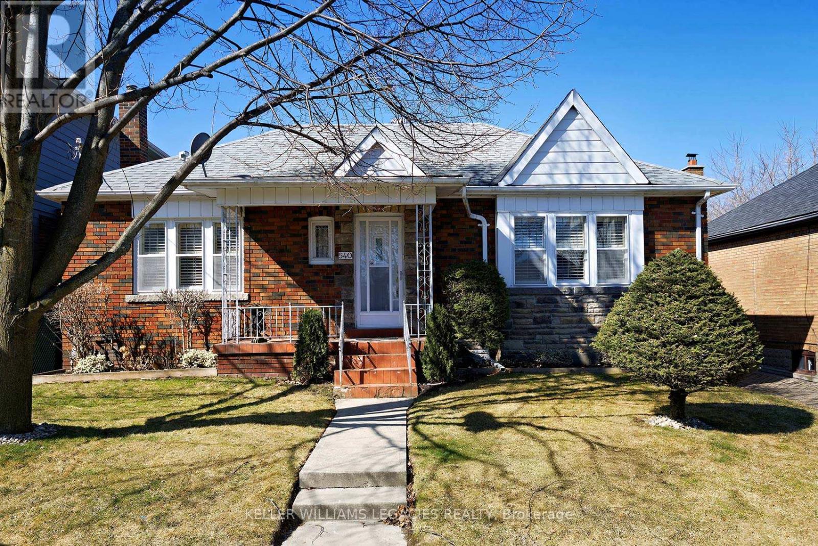 540 Atlas Ave, Toronto, ON M6C 3R3