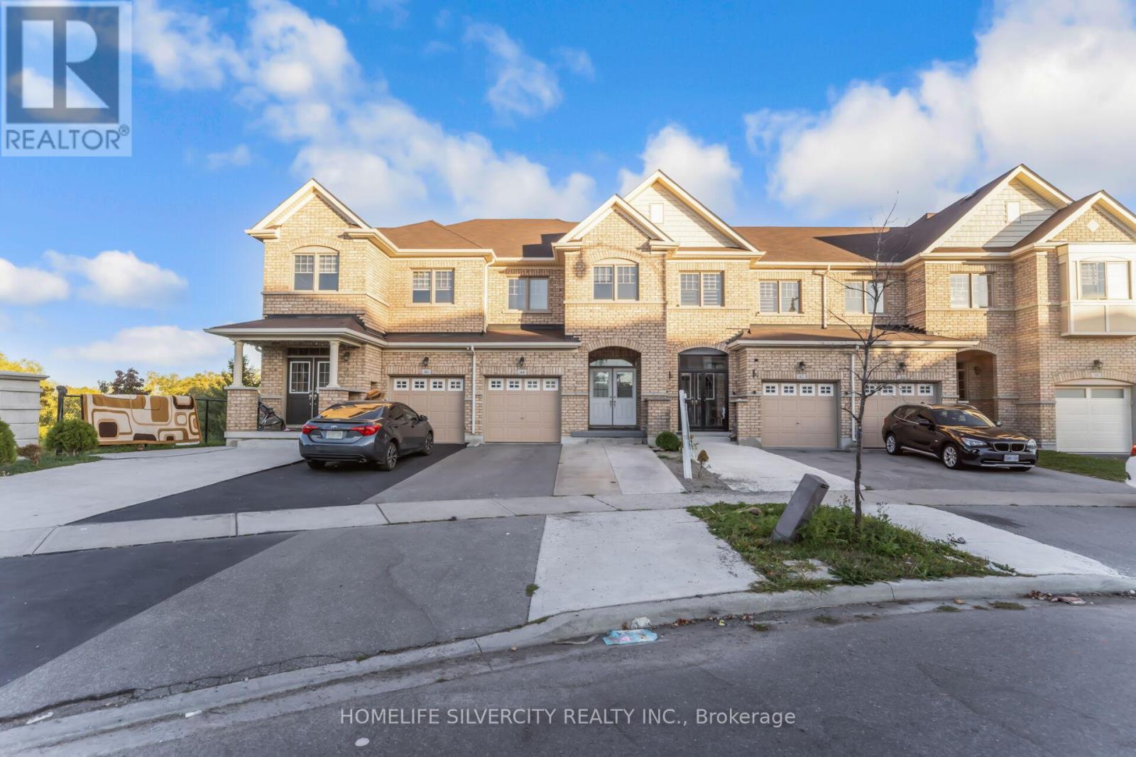 44 Davenfield Cir, Brampton, ON L6P 2K7